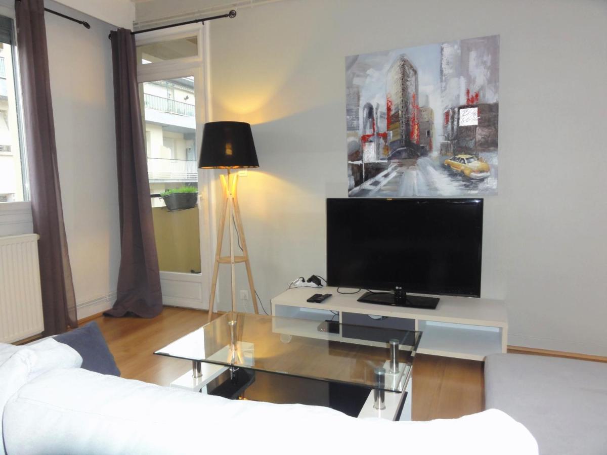 Le Voltaire -2 Chambres- 70M2- Hypercentre-Parking-Wifi Fibre Tarbes Buitenkant foto